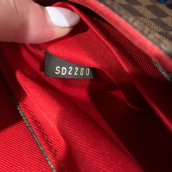 LOUIS VUITTON Croisette - Picture 8 of 14